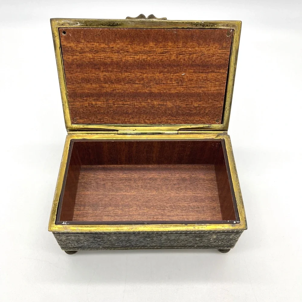 Antique Jennings Brothers‎ JB Repousse Ornate Jewelry Trinket Box Classical Lid